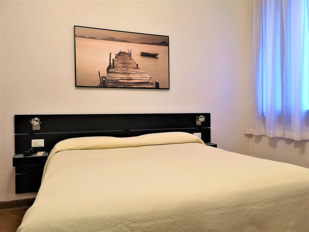 undefined Hotel Rossi 8