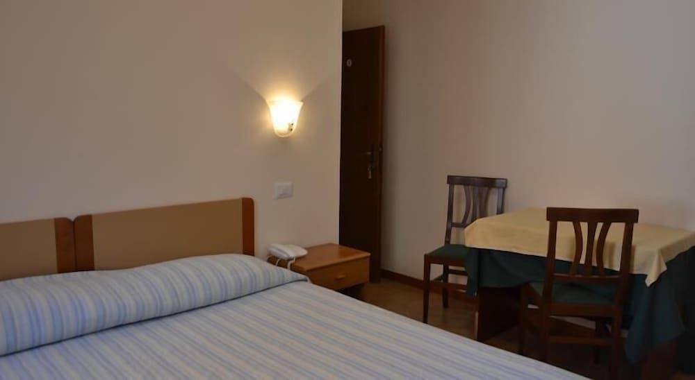 Hotel Canada Venezia Double or Twin Room, Private Bathroom 10