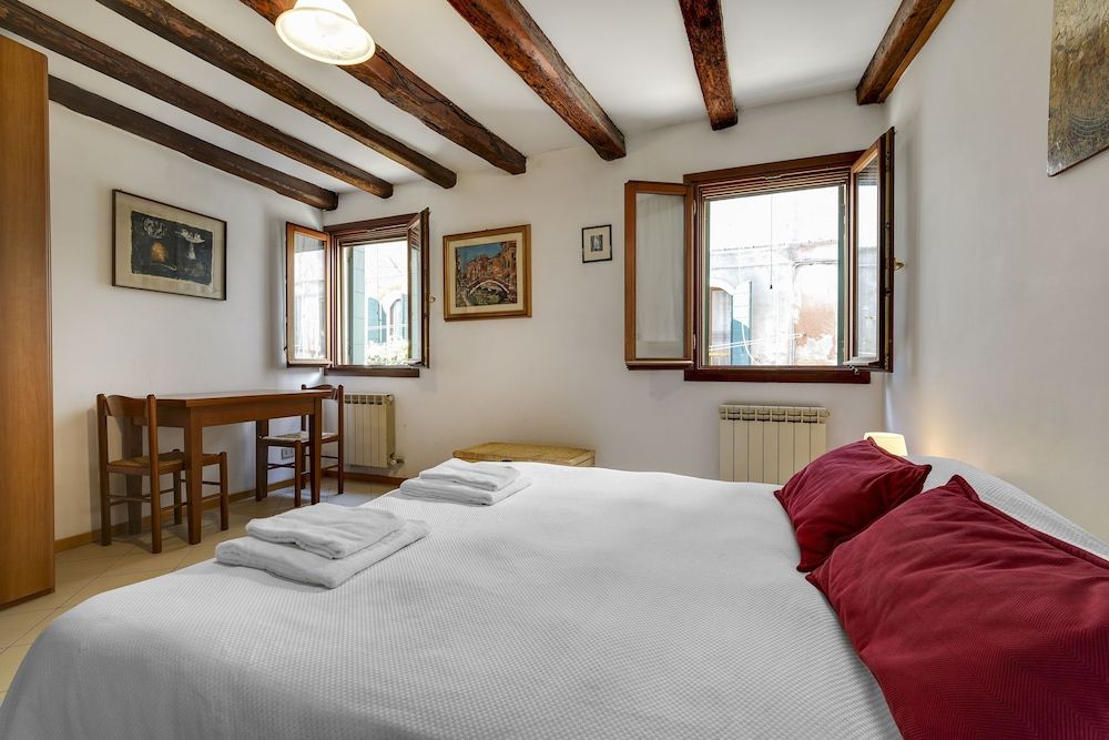 Bed & Breakfast Giardini House, 2 Bedrooms, Kitchenette 7