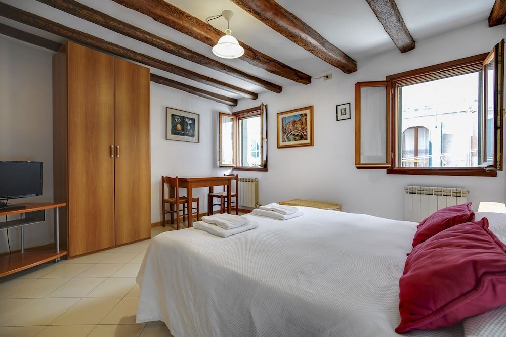 undefined Bed & Breakfast Giardini 5