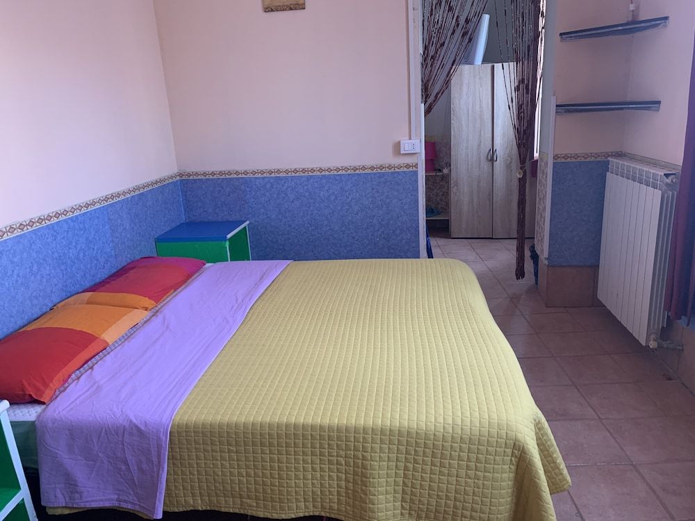 undefined Pavarotti House 10