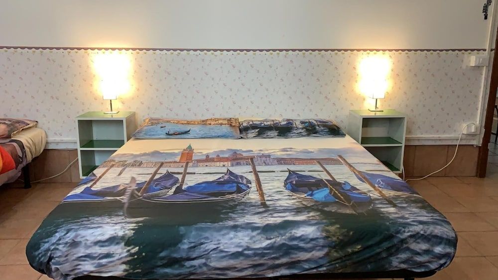 Pavarotti House Family Room 2