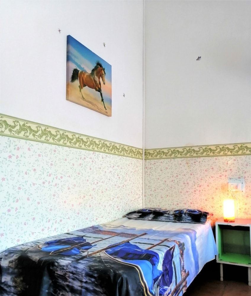 Pavarotti House Family Room 3