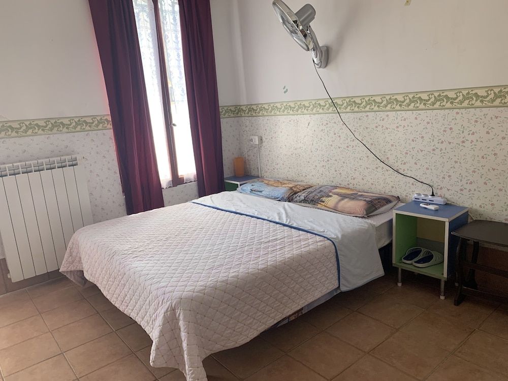 Pavarotti House Family Room 5