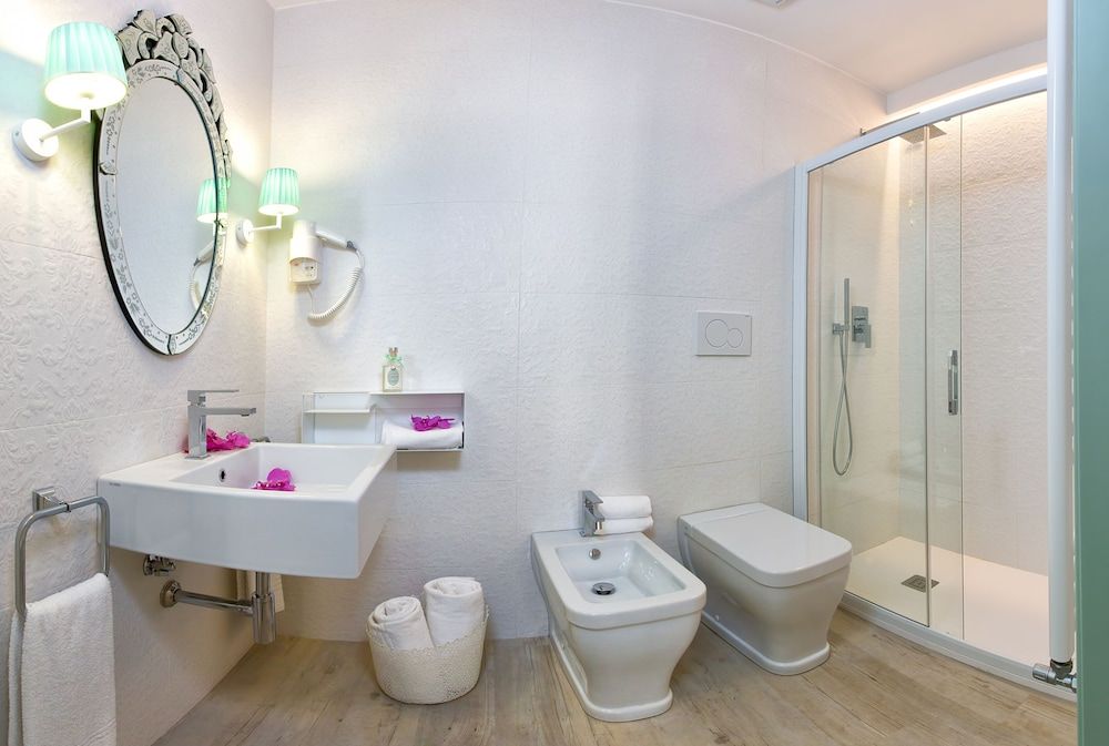 Aquamare Boutique B&B Classic Triple Room 4