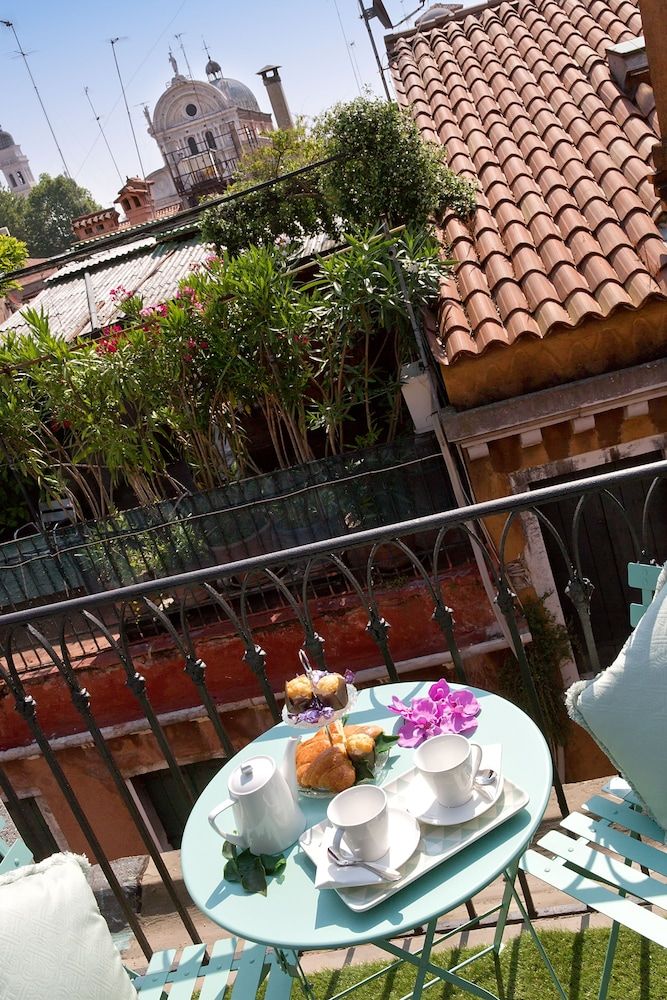 undefined Aquamare Boutique B&B 4