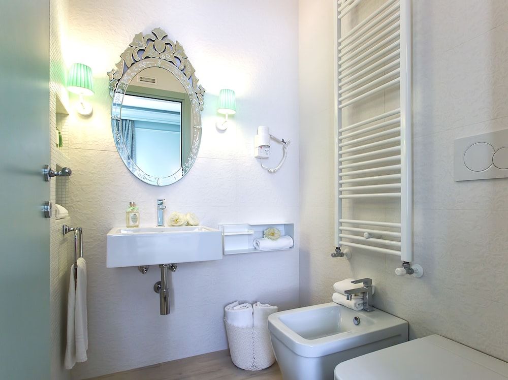 Aquamare Boutique B&B Deluxe Double or Twin Room 6