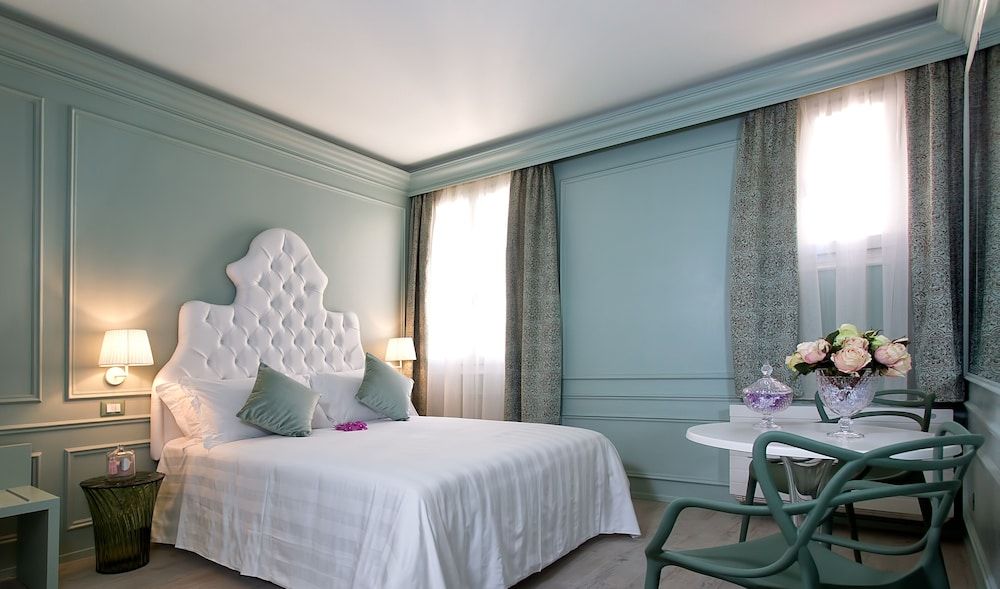 Aquamare Boutique B&B Deluxe Double or Twin Room 4