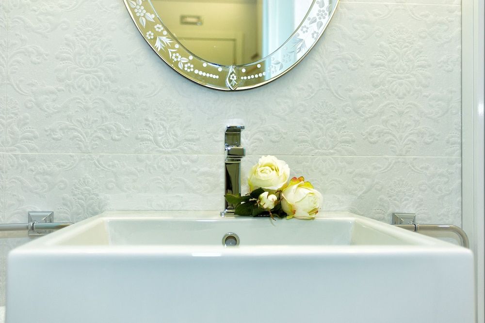 Aquamare Boutique B&B Classic Double or Twin Room 4