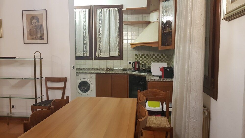 Venetian Style Apartment, 2 Bedrooms 18