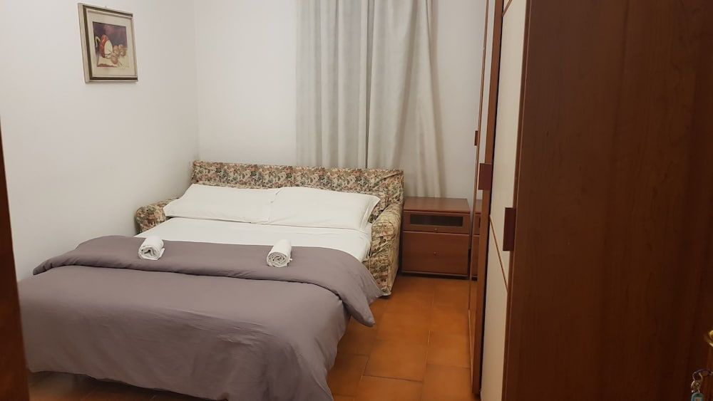 Venetian Style Triple Room, Garden View 5