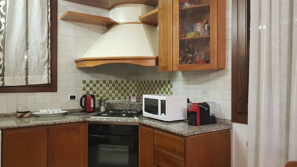 Venetian Style Apartment, 2 Bedrooms 20