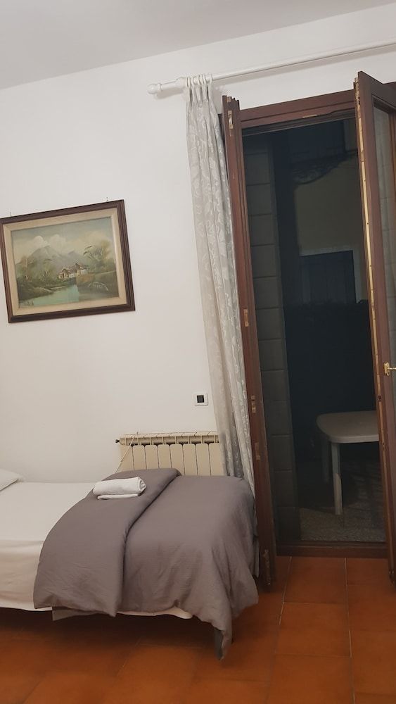 Venetian Style Quadruple Room, Patio 7