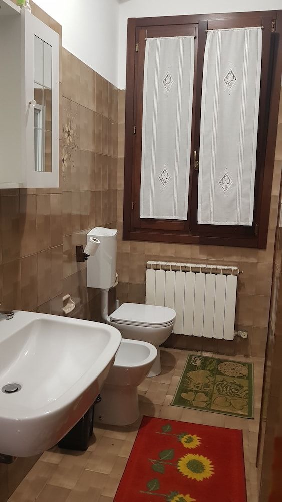 Venetian Style Triple Room, Garden View 9