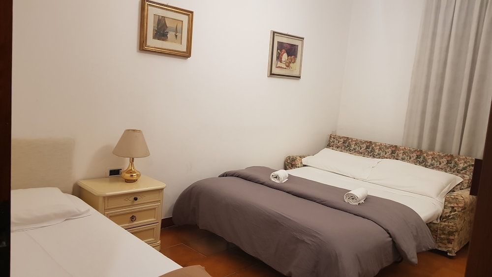 undefined Venetian Style 2