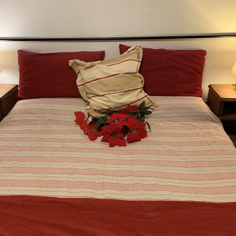 Admiral Home Triple Room, Shared Bathroom, City View 8