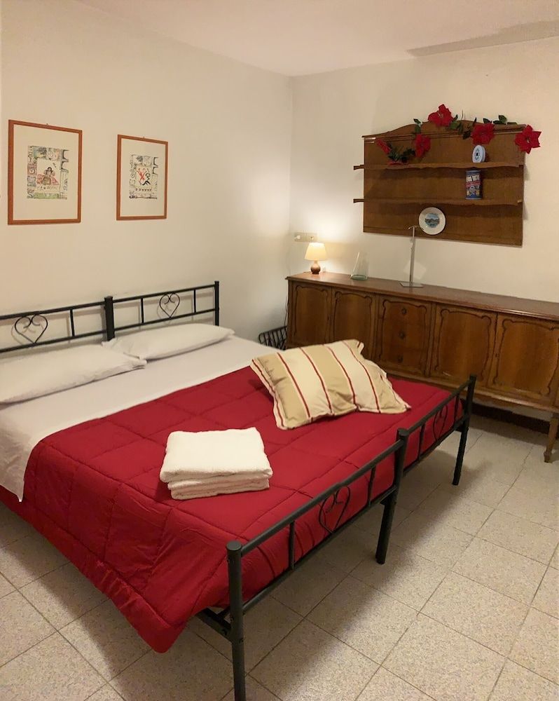 Admiral Home Triple Room, Shared Bathroom, City View 12