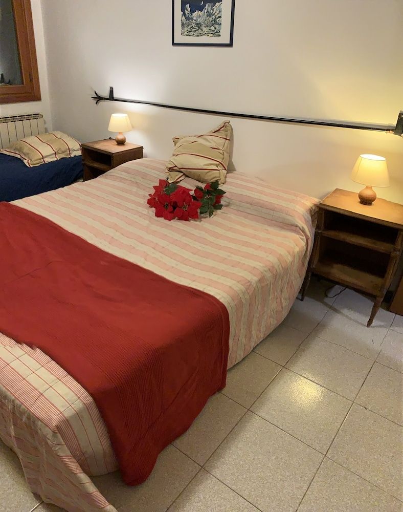 undefined Admiral Home 10