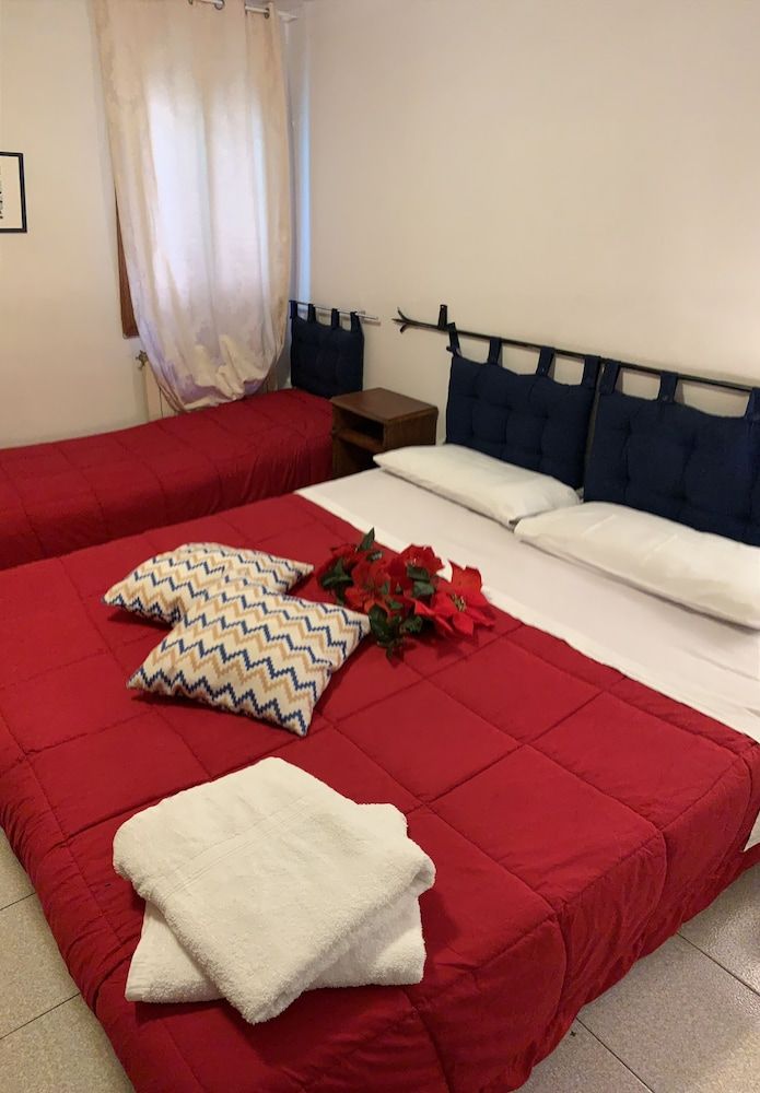 Admiral Home Deluxe Triple Room, Shared Bathroom, City View 3