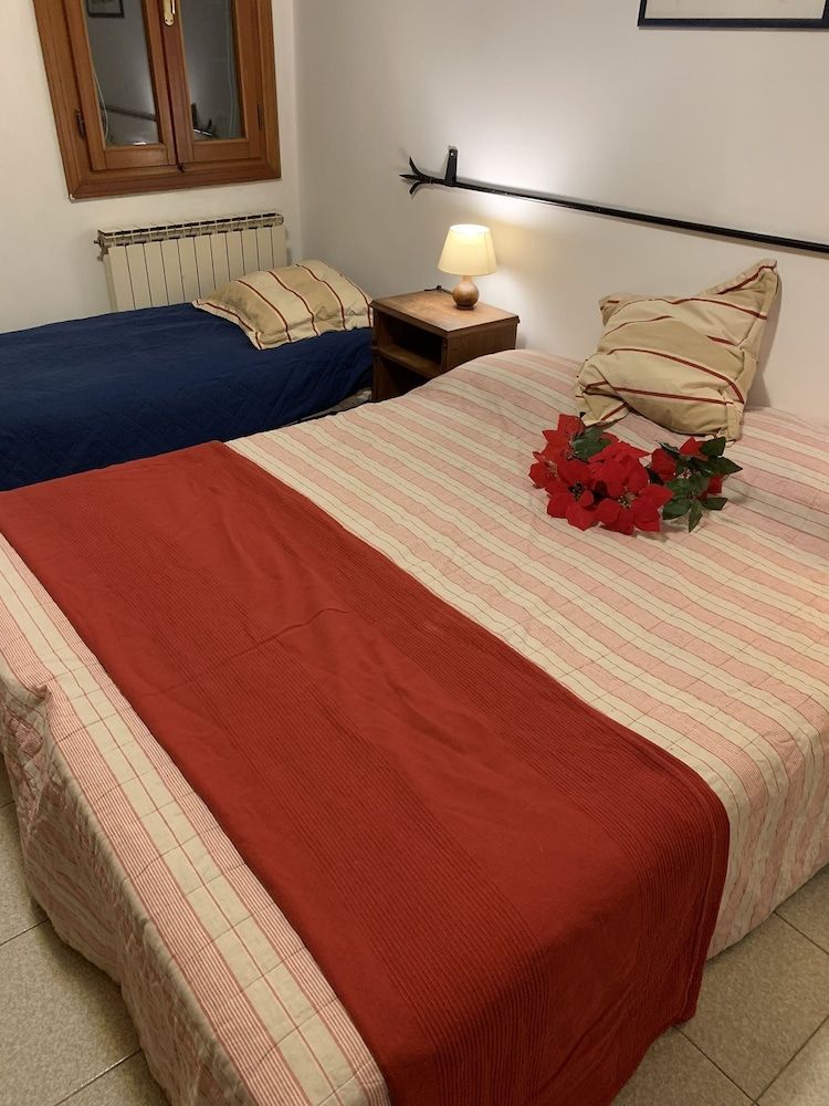 Admiral Home Triple Room, Shared Bathroom, City View 6