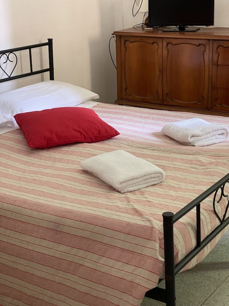 Admiral Home Triple Room, Shared Bathroom, City View 13