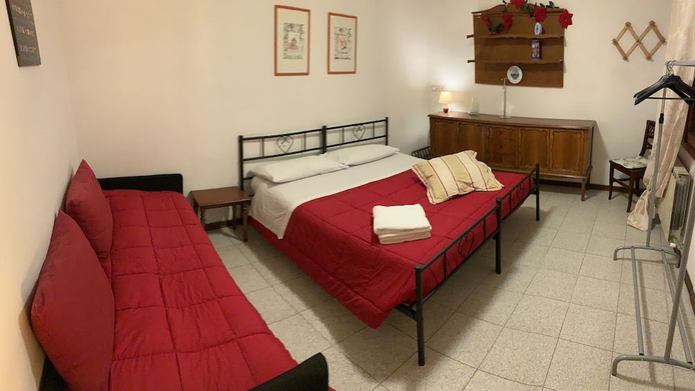 Admiral Home Triple Room, Shared Bathroom, City View 10