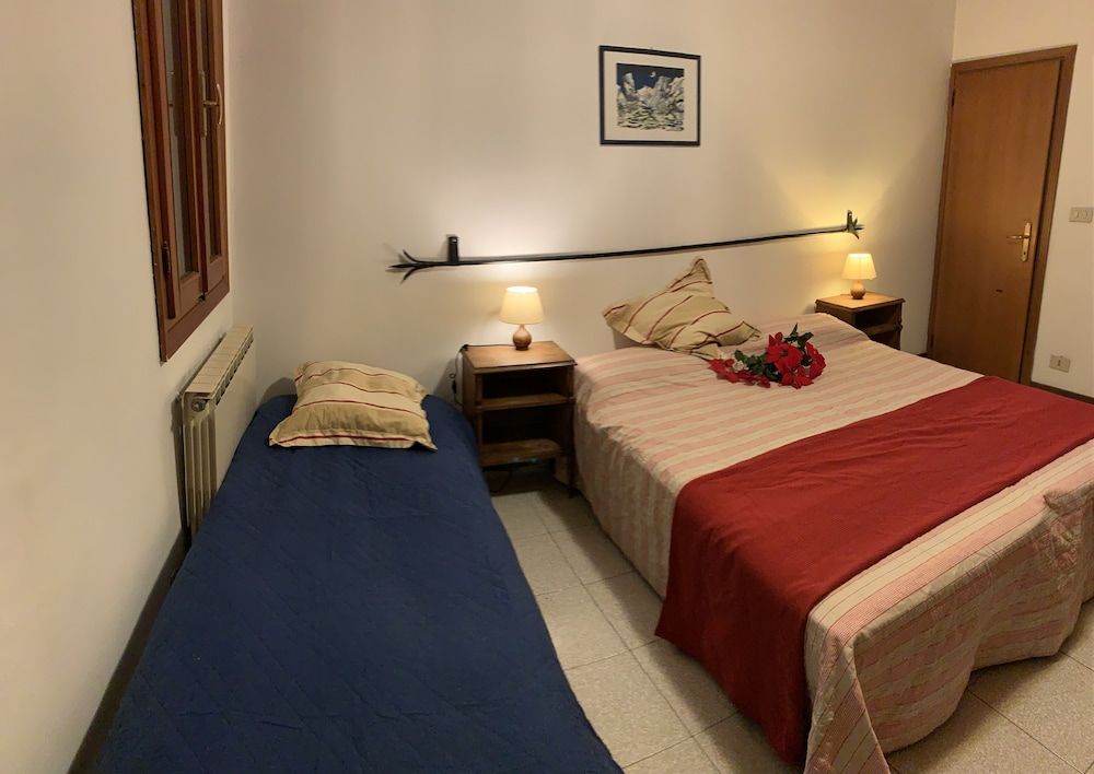 Admiral Home Triple Room, Shared Bathroom, City View 5