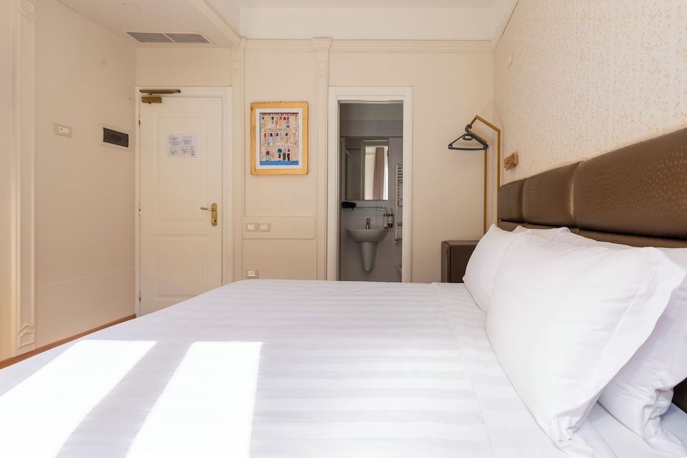 Numa Venice Palazzo Orseolo 2 Bedroom Suite, Bathtub - No Kitchen 2