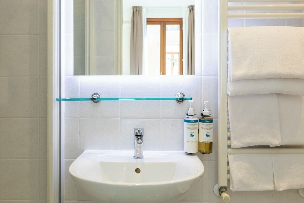 Numa Venice Palazzo Orseolo 2 Bedroom Suite, Bathtub - No Kitchen 7