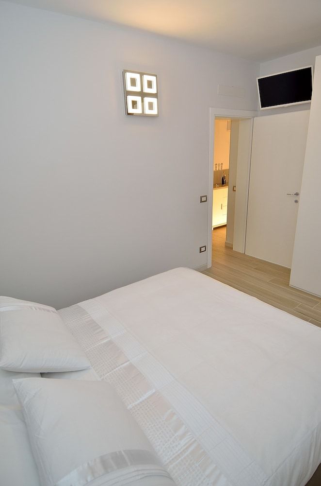 undefined Blue Lagoon 9