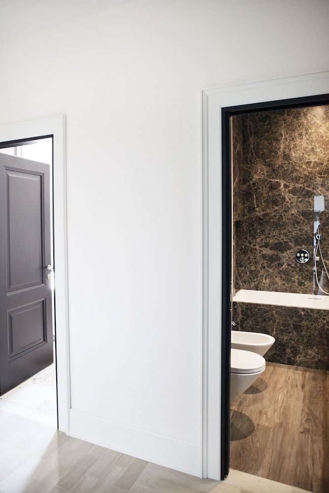 Palazzetto Foscari Basic Double Room, 1 Queen Bed, Private Bathroom, Canal View (External) 4