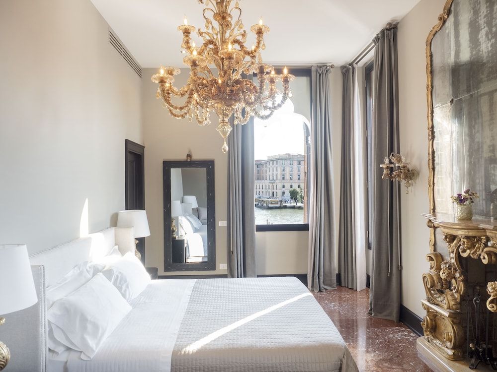 Palazzetto Foscari Deluxe Suite, Canal View 4