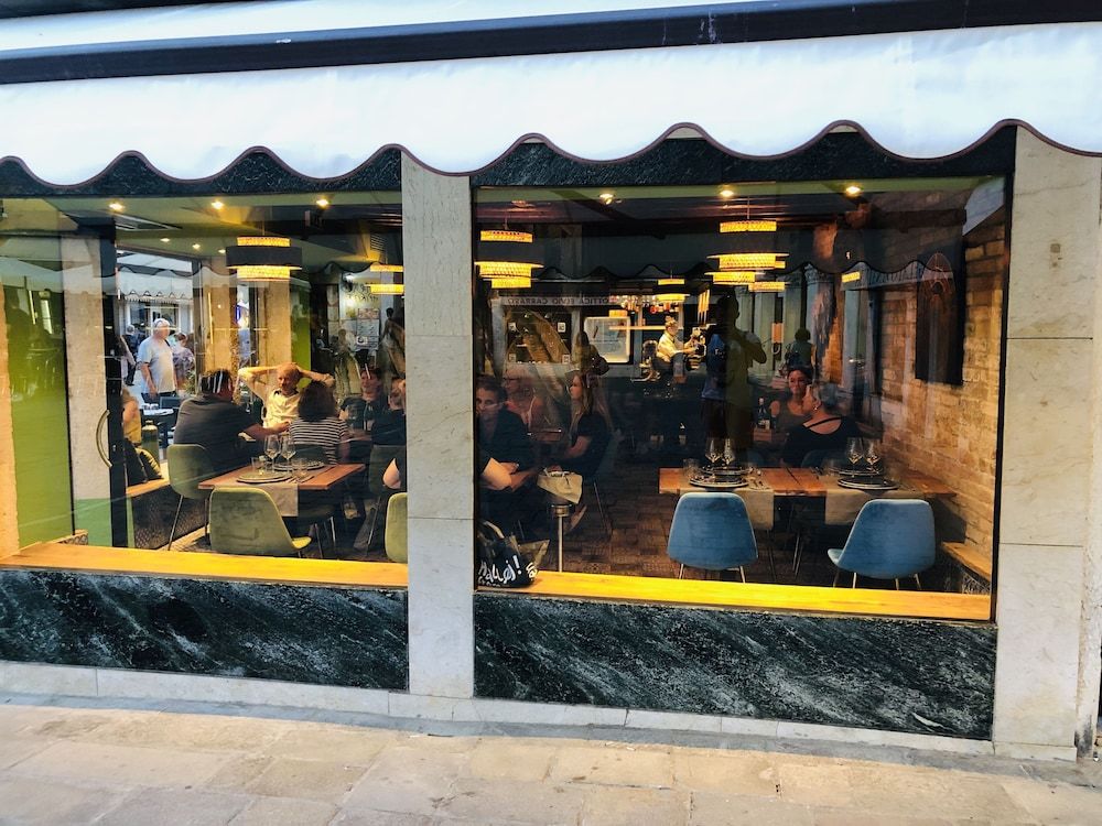 undefined Al Teatro Italia 10