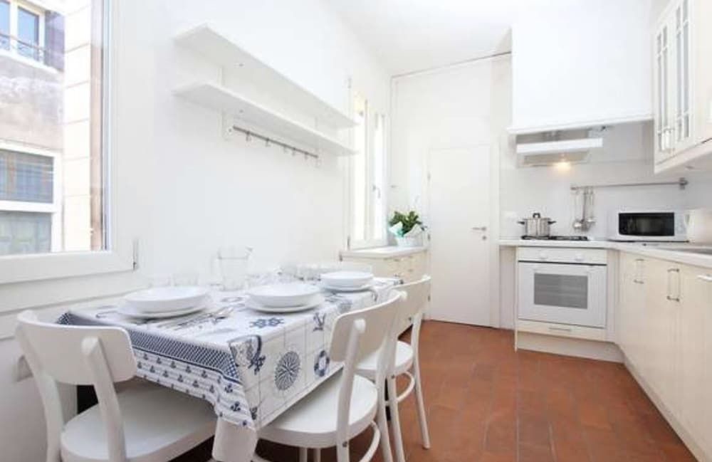 Al Teatro Italia Double Room, Shared Bathroom, City View 3