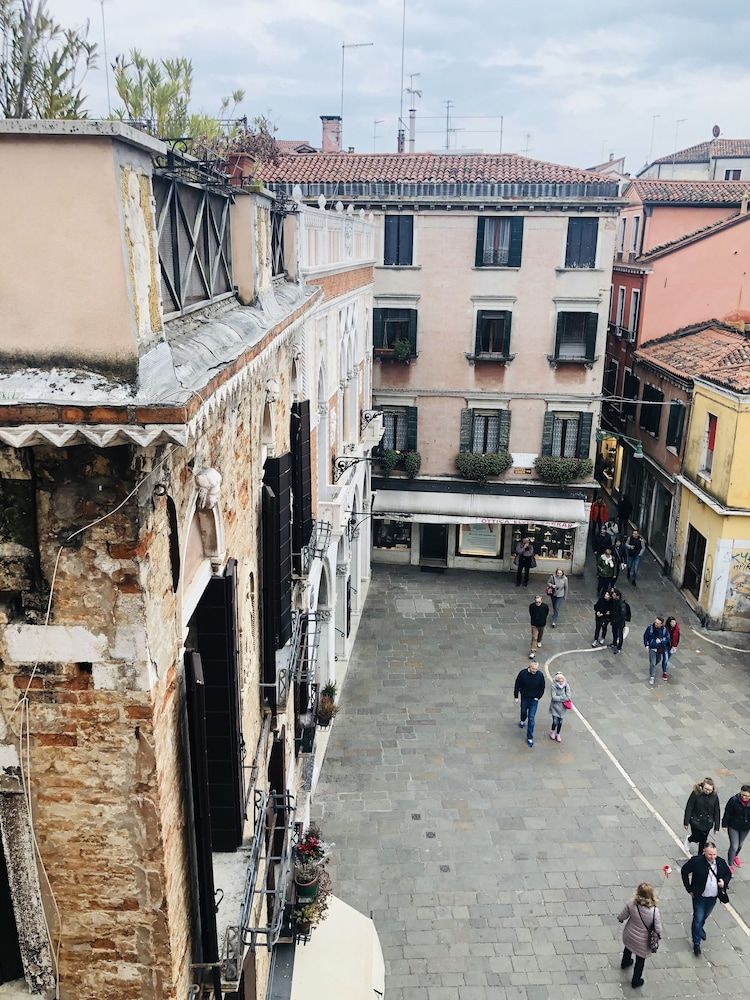 undefined Al Teatro Italia 5