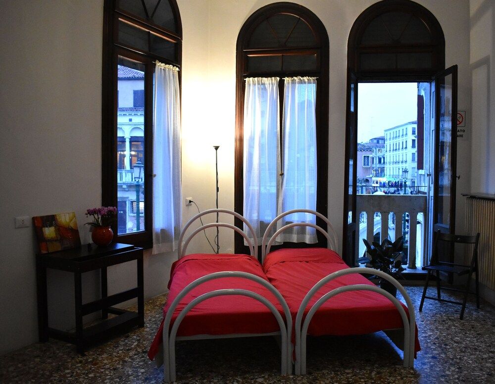 Veniceluxury Economy Double or Twin Room, Shared Bathroom 2