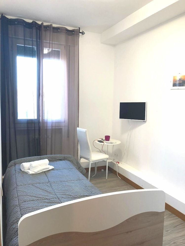 Venice Romantic Views Ca' Crea Single Room, Shared Bathroom 4