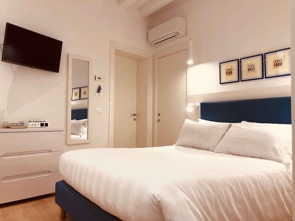 undefined San Marco Design Suites 4