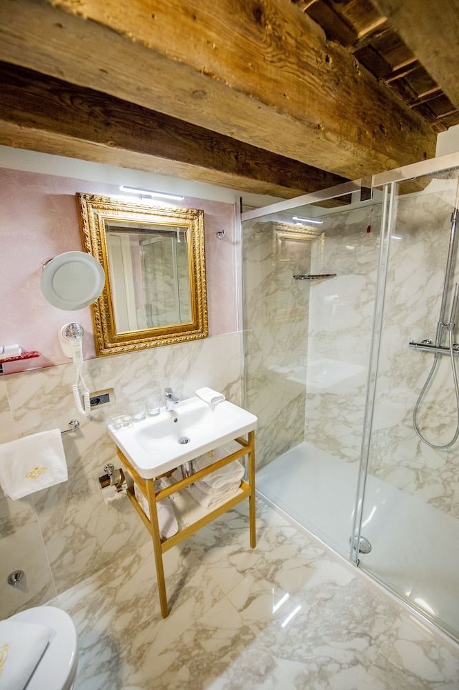 EGO' Residence Venice Standard Double Room, Canal View (San Salvador) 10