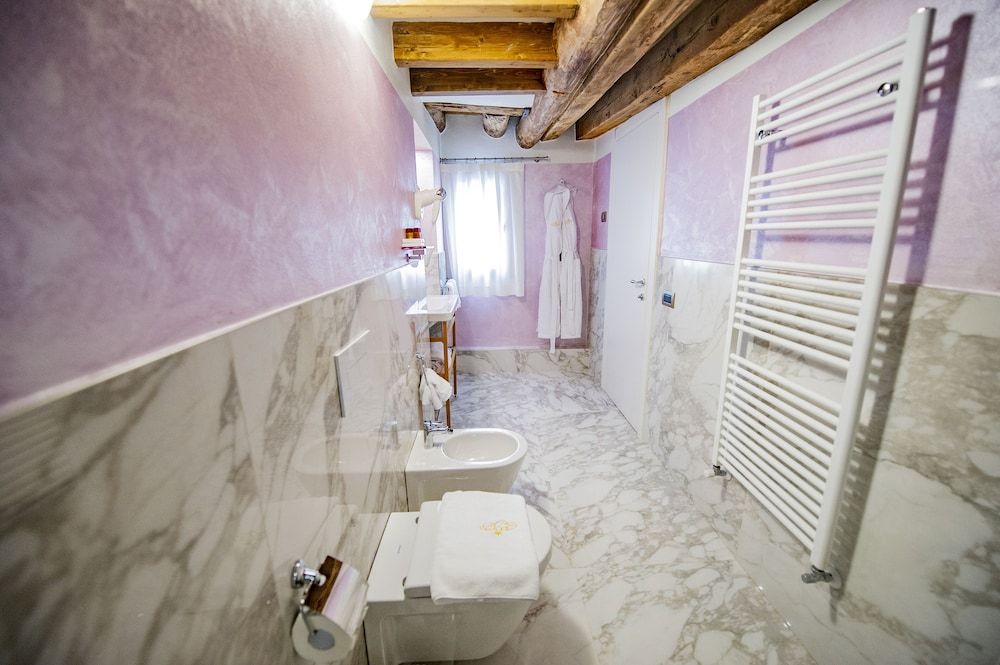 EGO' Residence Venice Standard Double Room, Canal View (San Salvador) 14