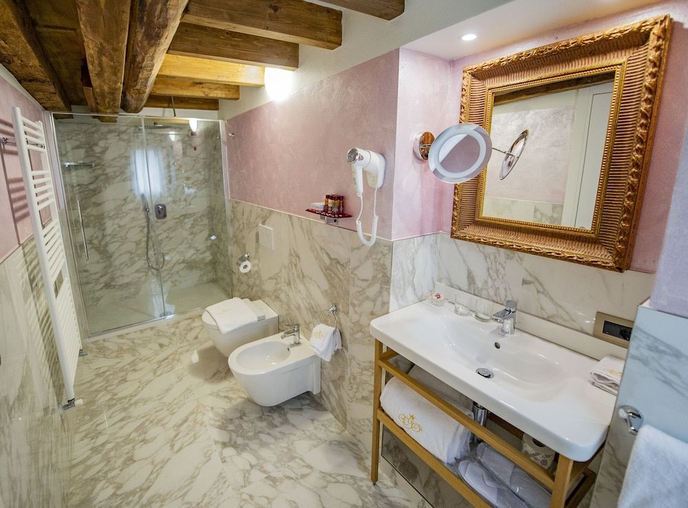 EGO' Residence Venice Standard Double Room, Canal View (San Salvador) 15