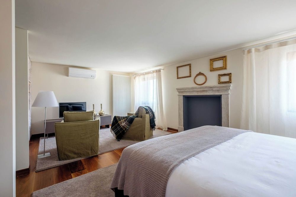 undefined Palazzo Ca' Moro apartments 8
