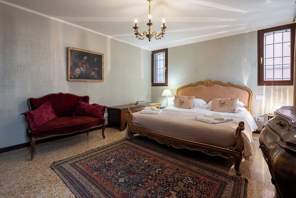 Palazzo Ca' Moro apartments Superior Apartment, 1 Bedroom 3