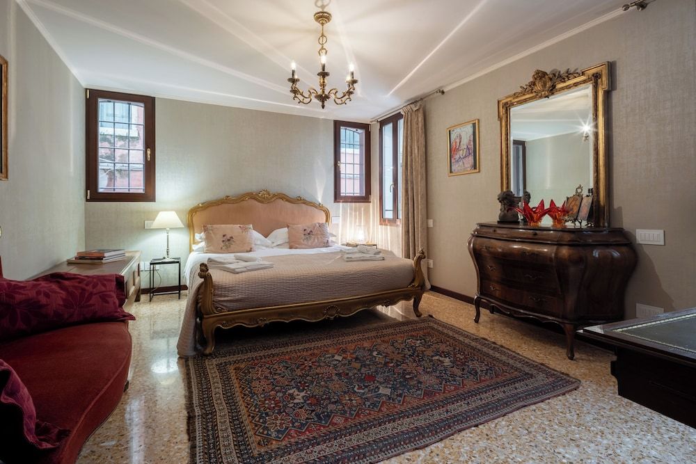 Palazzo Ca' Moro apartments Superior Apartment, 1 Bedroom 2