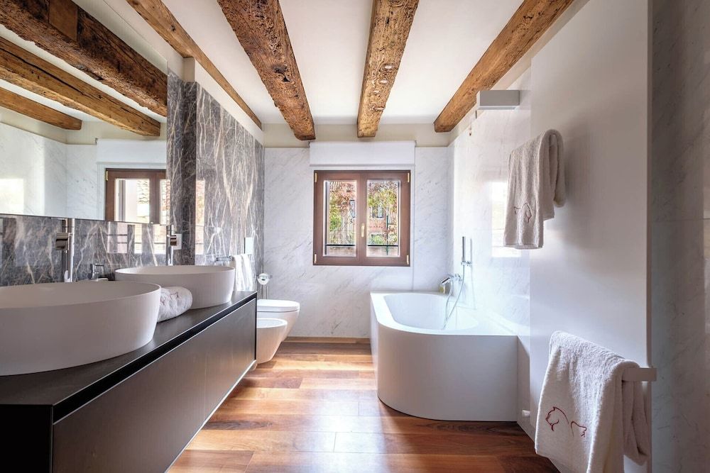 Palazzo Ca' Moro apartments Luxury Apartment, 2 Bedrooms 14