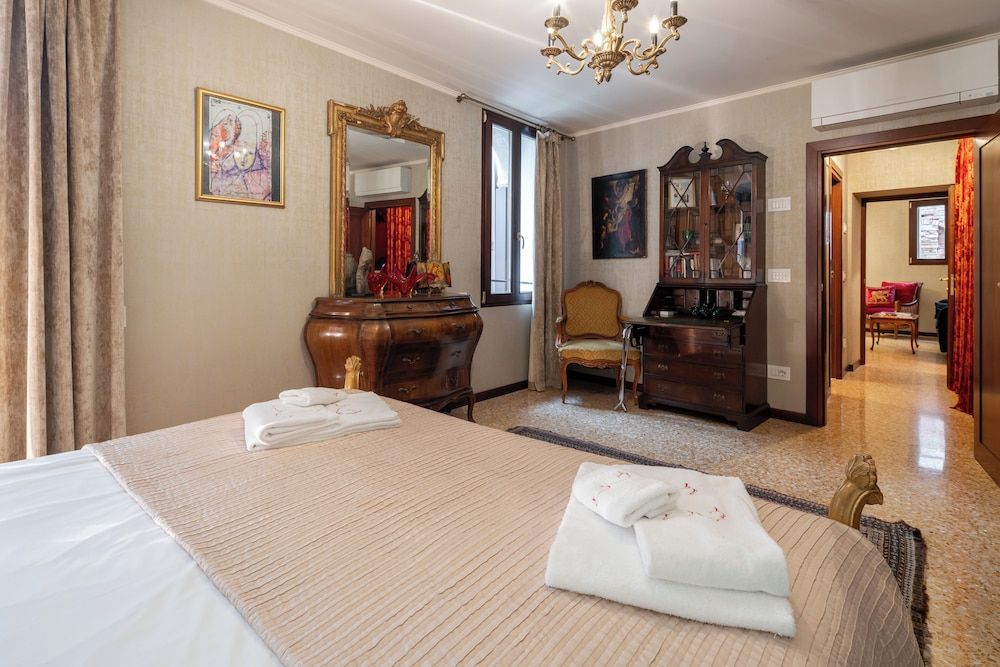 Palazzo Ca' Moro apartments Superior Apartment, 1 Bedroom 9