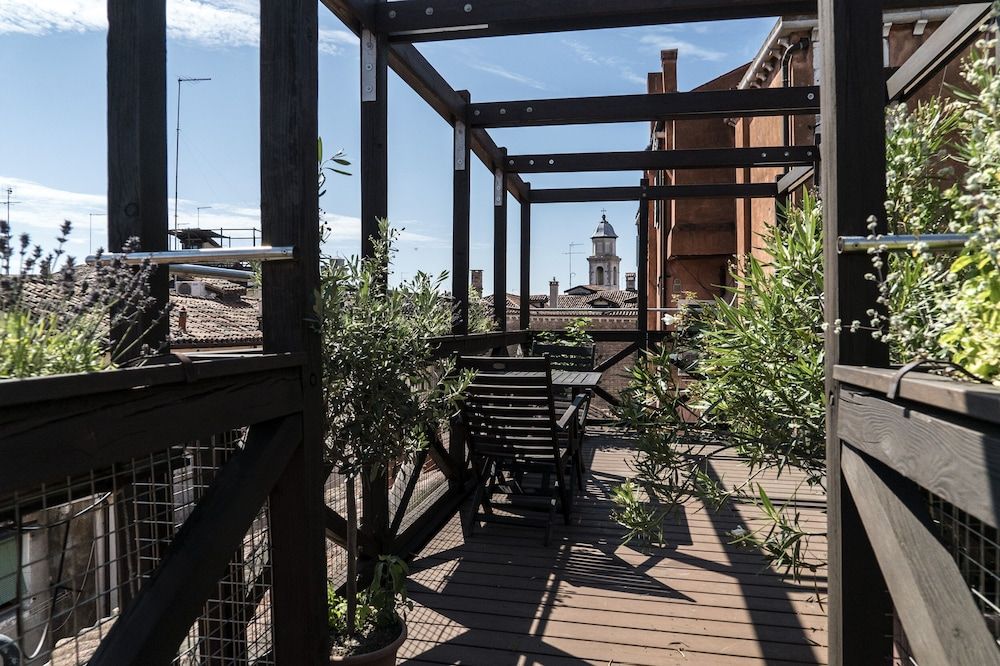 Altana Studio Apartment, Terrace 9