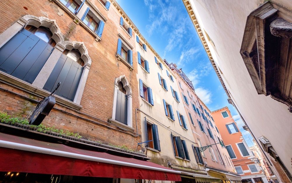 undefined The Lion House 7