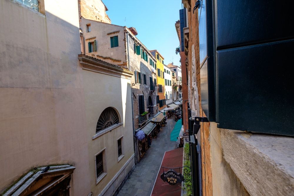 undefined The Lion House 6