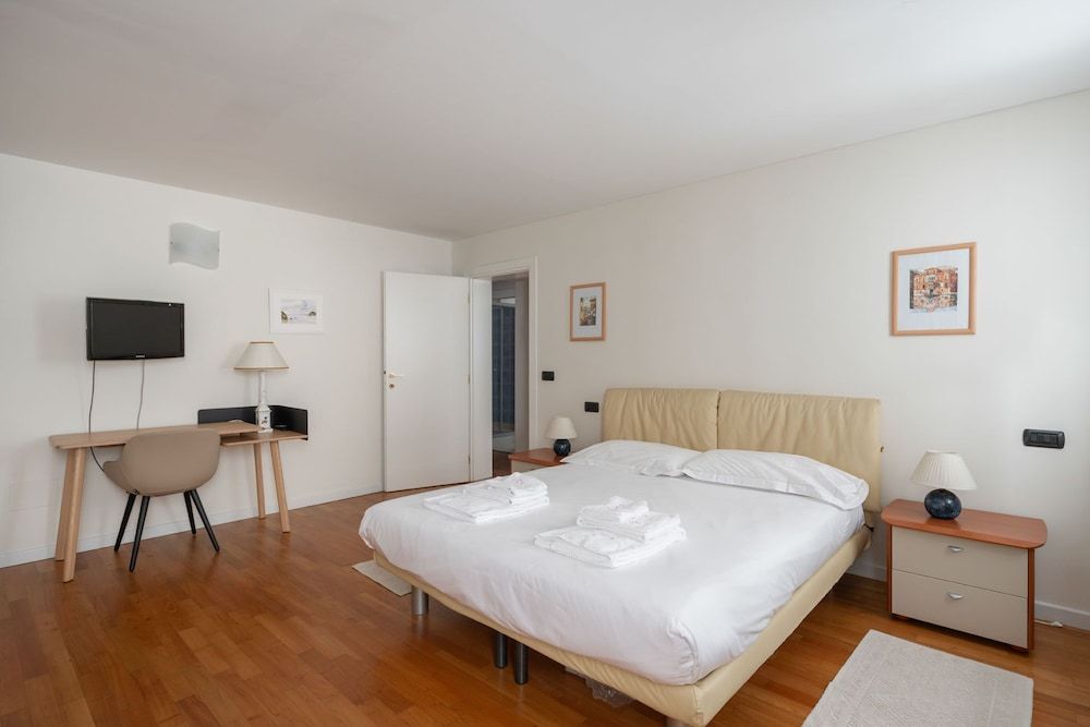 undefined Ca'coriandolo 6